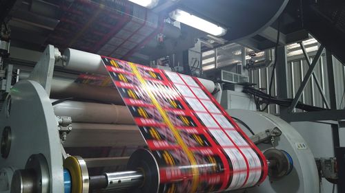 南陽(yáng)金牛彩印集團(tuán)幸福感滿滿,意氣風(fēng)發(fā)走在大路上 誓做民族品牌的領(lǐng)航者